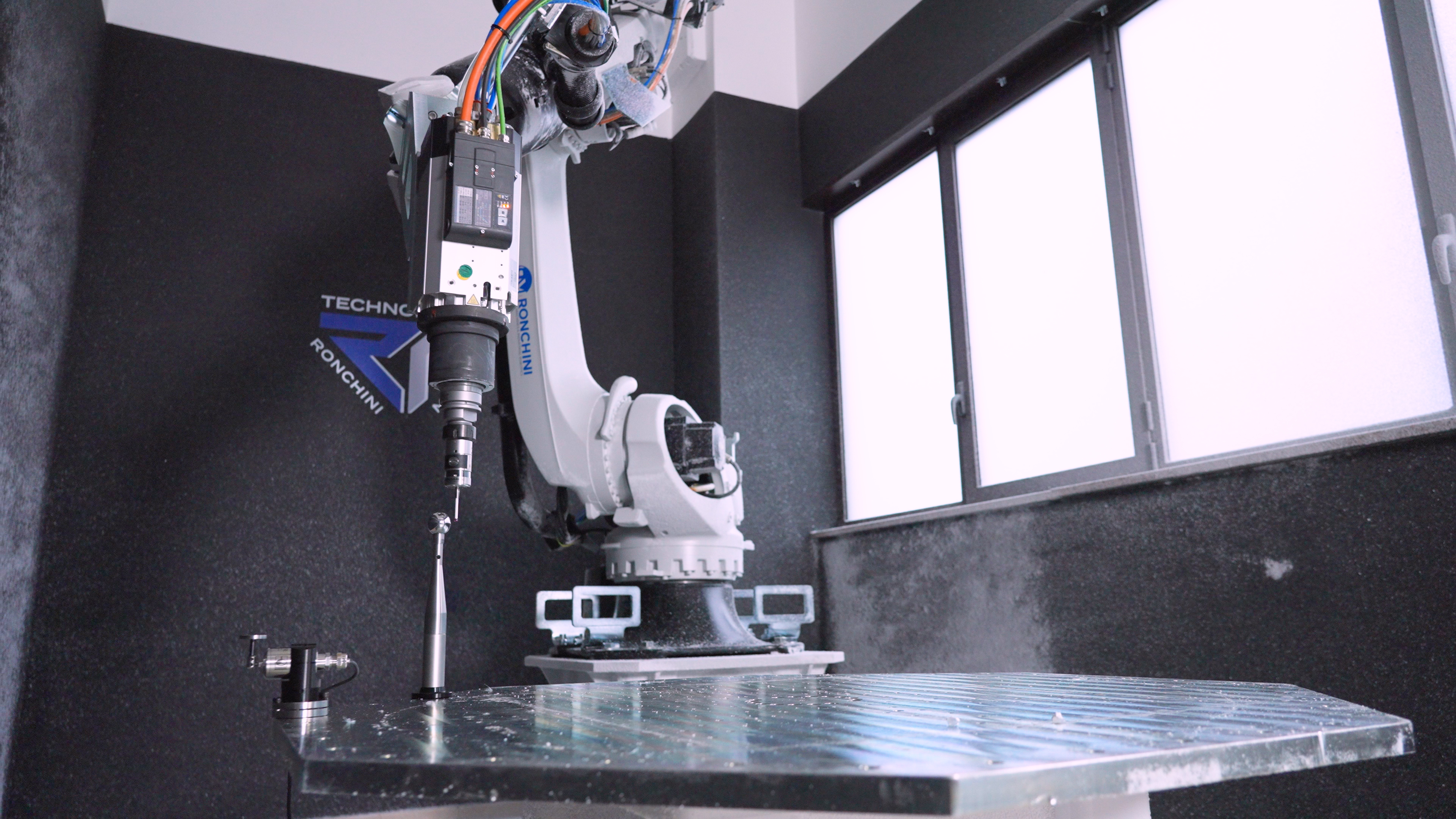 RoboCut 机器人铣削系统 (RM Technologies)