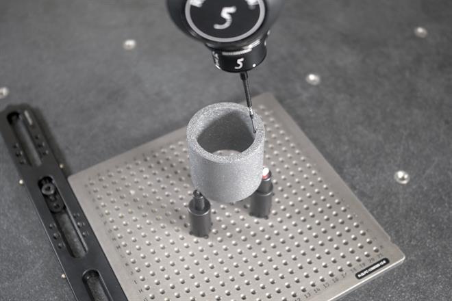 OPTiMUM™钻石测针正在扫描碳化硅工件