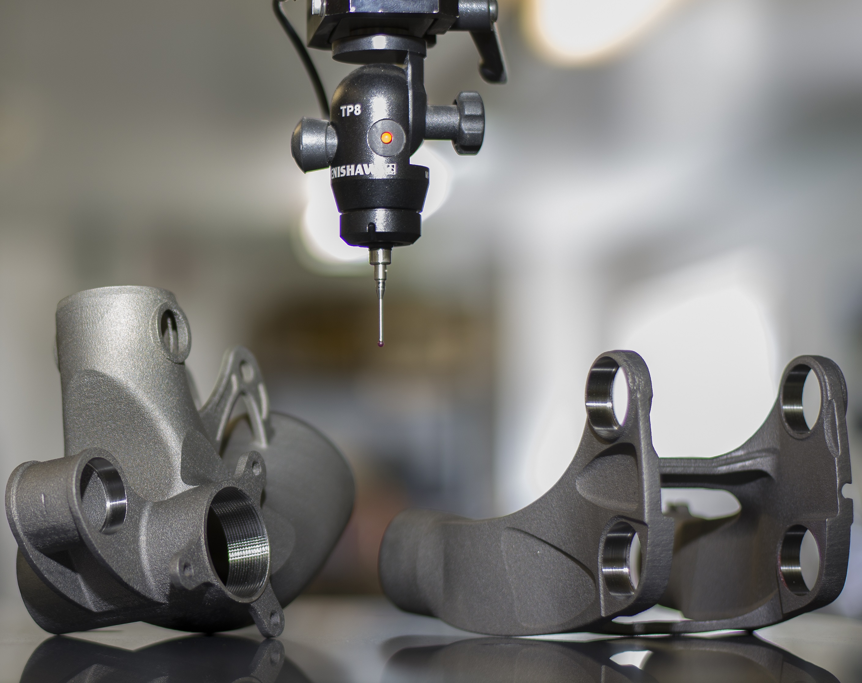 Robot Bike公司 — 生产钛合金部件的最后一步是使用雷尼绍测头进行检测