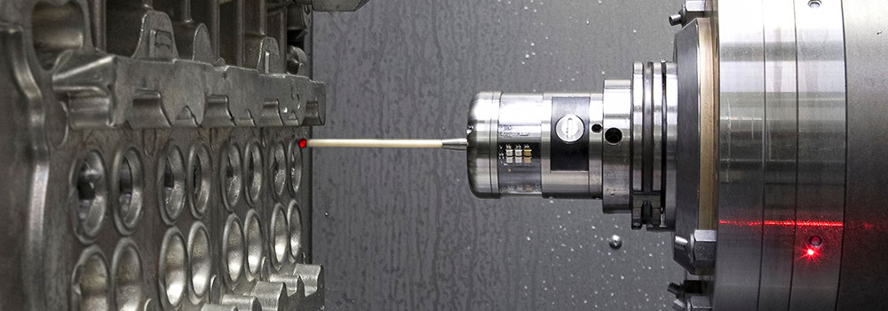 雷尼绍OMP60光学测头正在测量发动机的关键特征