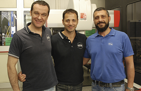 Vittorio Caggiano、Marco Iannuzzi和Maurizio Rullo在EMA的测量室